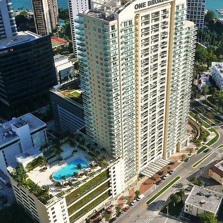 Dharma Home Suites Brickell Miami At One Broadway Extérieur photo