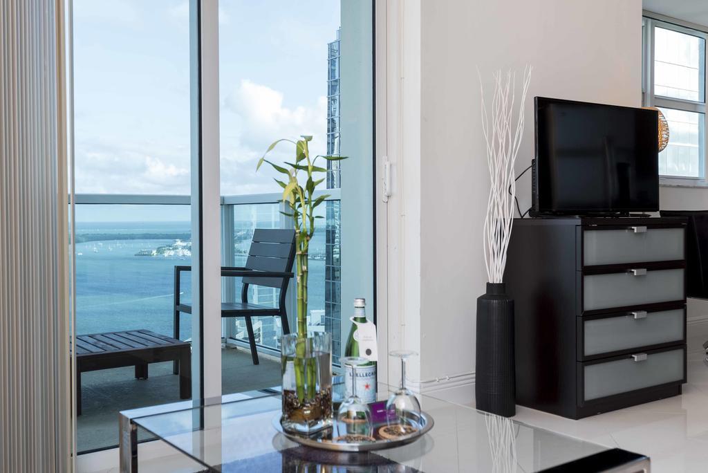 Dharma Home Suites Brickell Miami At One Broadway Chambre photo