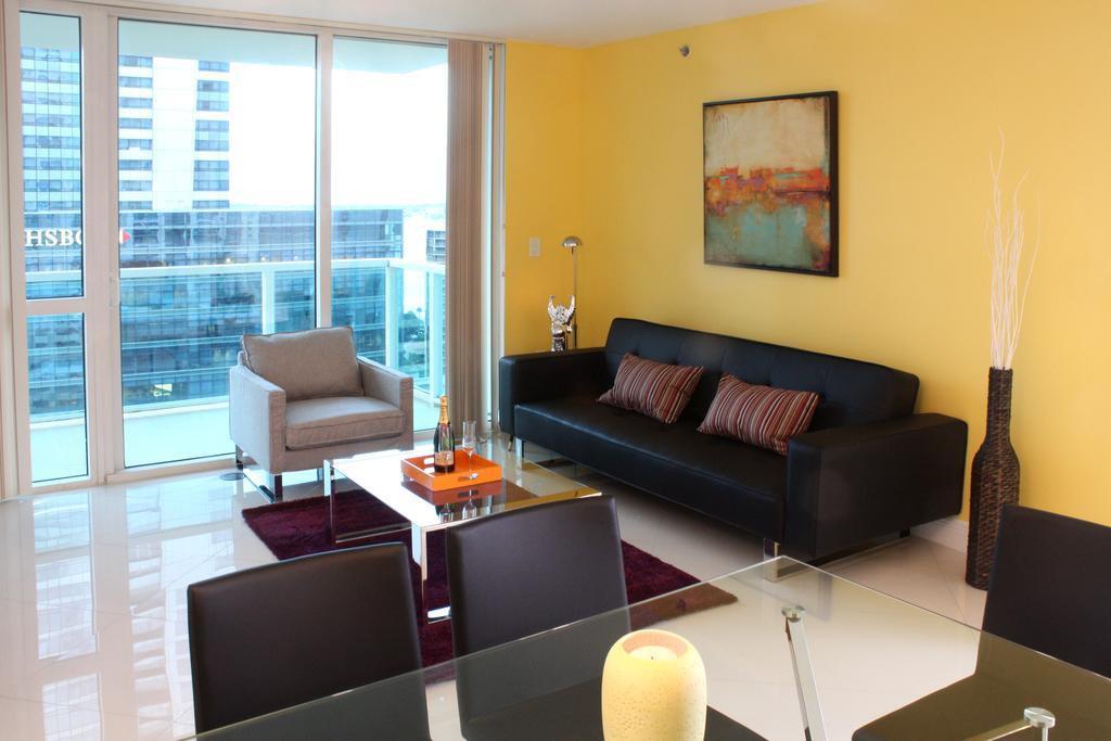 Dharma Home Suites Brickell Miami At One Broadway Chambre photo